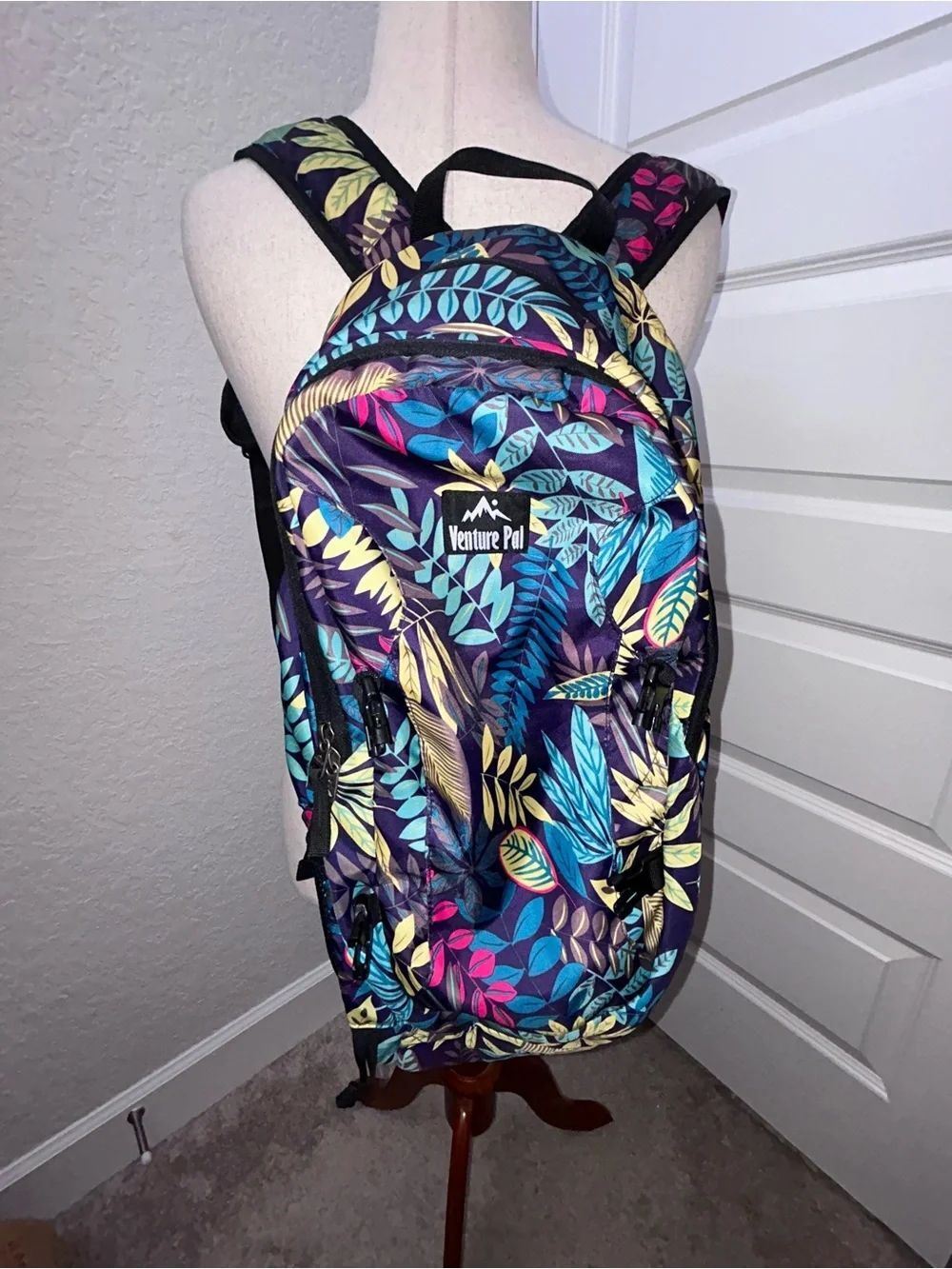 Venture Pal Tropical Floral Print Utility Travel Backpack Bag